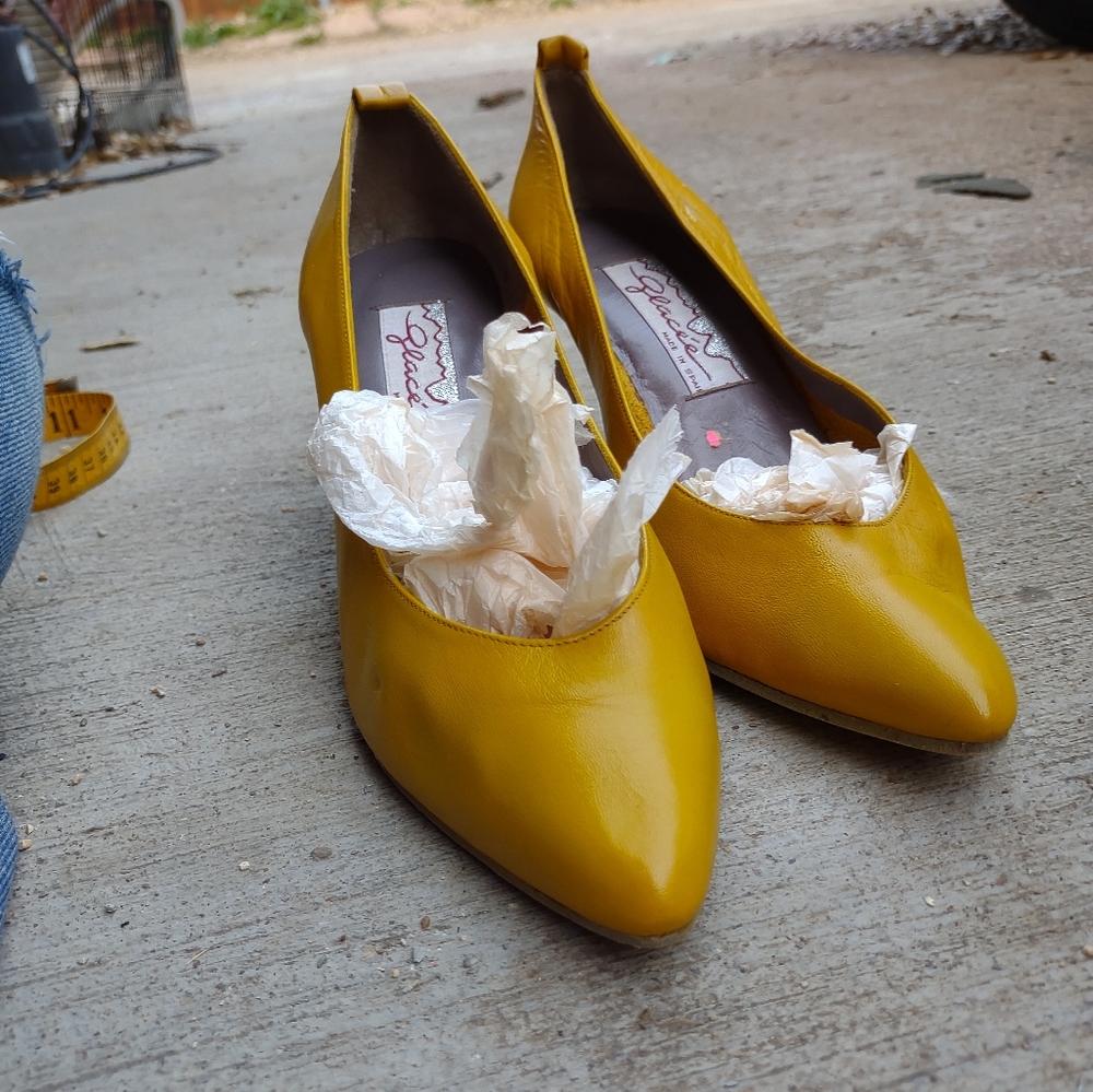 Yellow Leather Pumps Made In Spain Gem